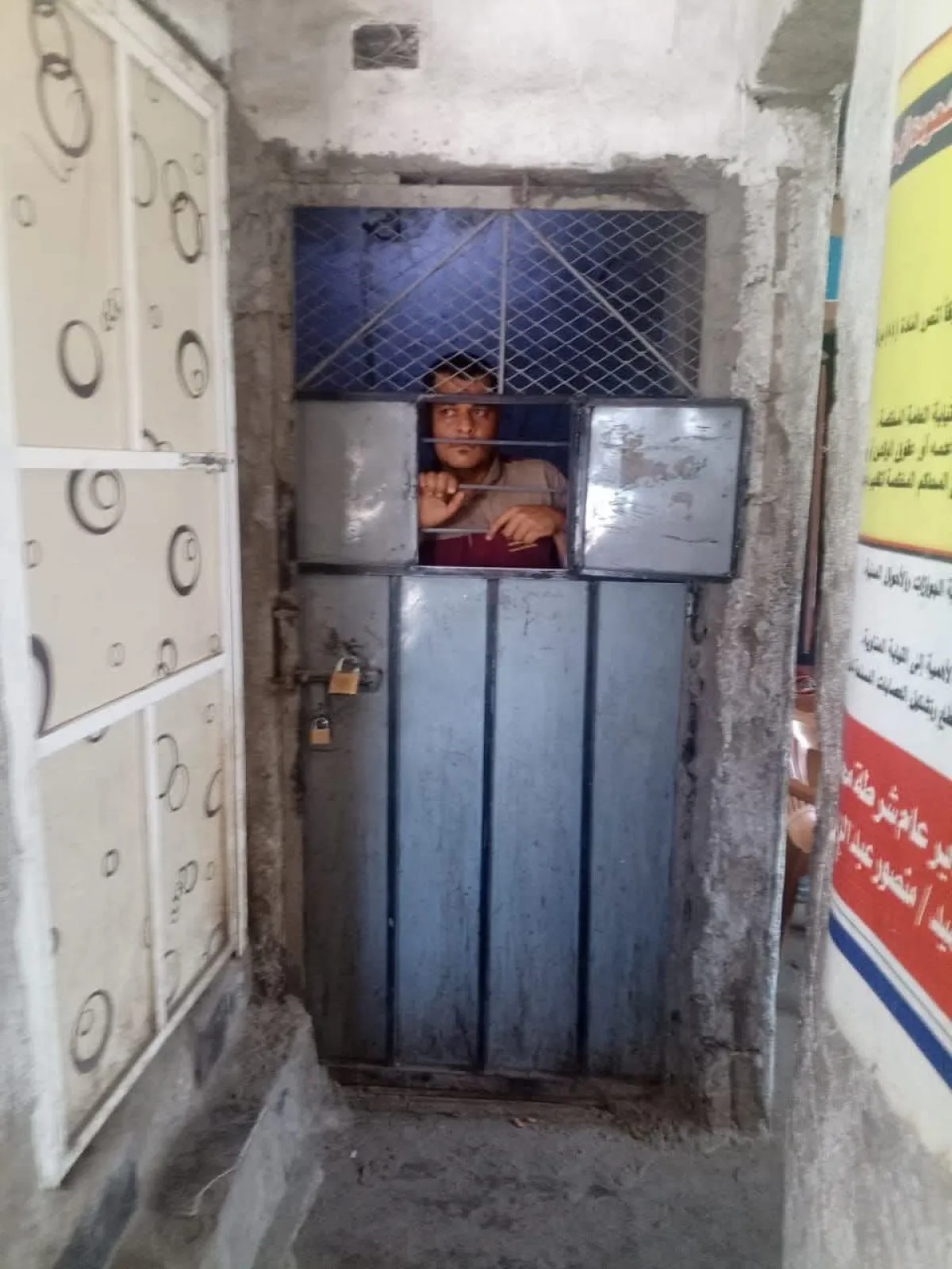 احتجاز تعسفي لسائق في تعز