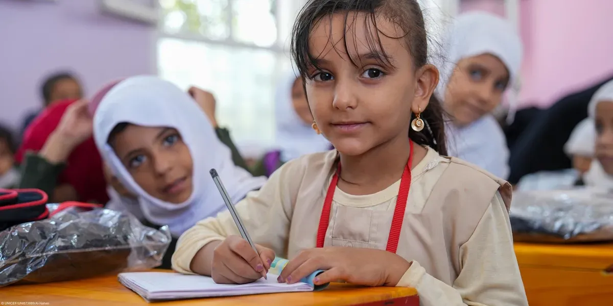 اليونيسف: 3.2 مليون طفل يمني خارج مقاعد الدراسة