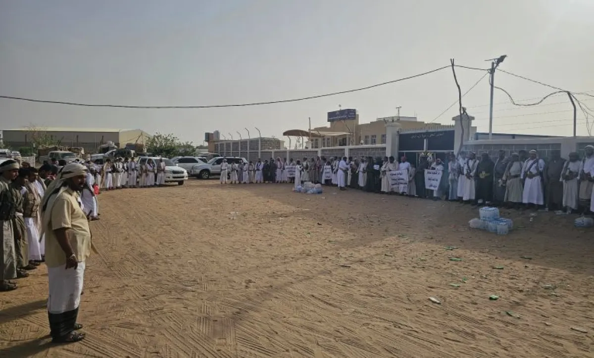 أبناء مأرب يطالبون بتحسين الكهرباء وفتح سد مأرب