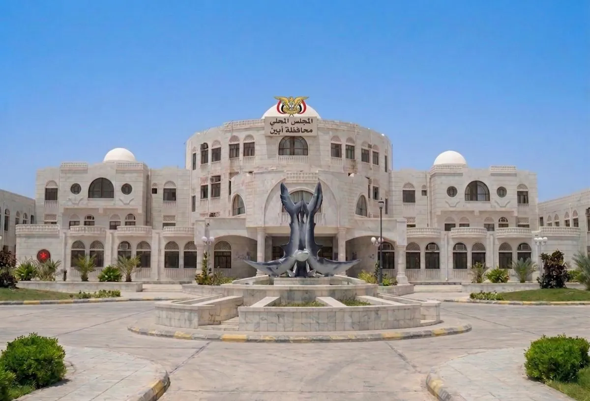 الأمن الوطني بأبين يوقف قائد قطاع خنفر السابق ويحيله للتحقيق في قضية وفاة تاجر خردة بجعار